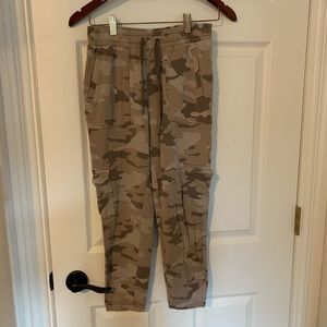Banana Republic French Terry Jogger - XS Camo